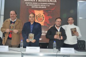 Filosofía UARM en la FIL Lima 2025: Falla y Gamio presentan Perú: agonía y resistencia, una reflexión crítica sobre el país y su historia reciente.