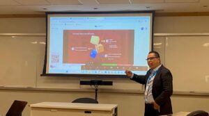 Propuesta UARM "IA con sentido" reconocida como buena práctica en Simposio AUSJAL. Con un enfoque ético, humanista y pedagógico, la UARM lidera la innovación educativa para un uso crítico de la Inteligencia Artificial en la educación superior.